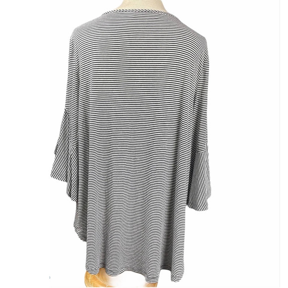 Philosophy Black/White Striped Crew Neck Bell Sleeve T-shirt Style Top Size 1X - Picture 3 of 7